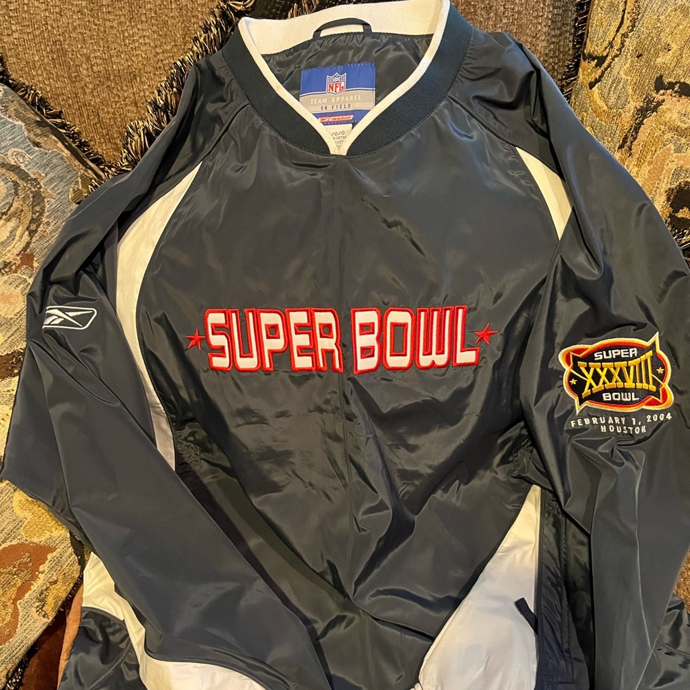 Authentic Reebok “On Field” 
Super Bowl XXXVIII
Pullover Windbreaker